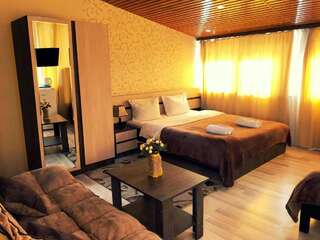 Отель Bonus Hotel Тбилиси Роскошный трехместный номер-1