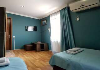 Отель Bonus Hotel Тбилиси Двухместный номер с 2 отдельными кроватями и видом на город-2